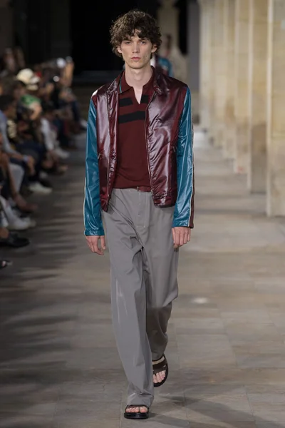 Look 4